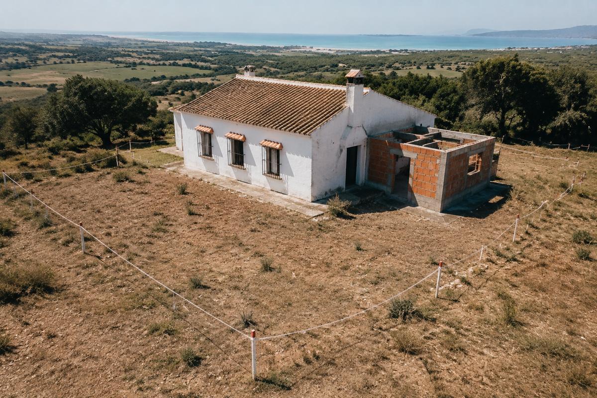 Servidumbre de Paso en Fincas Rústicas en Cádiz: Cómo Constituirla, Modificarla y Defender sus Derechos